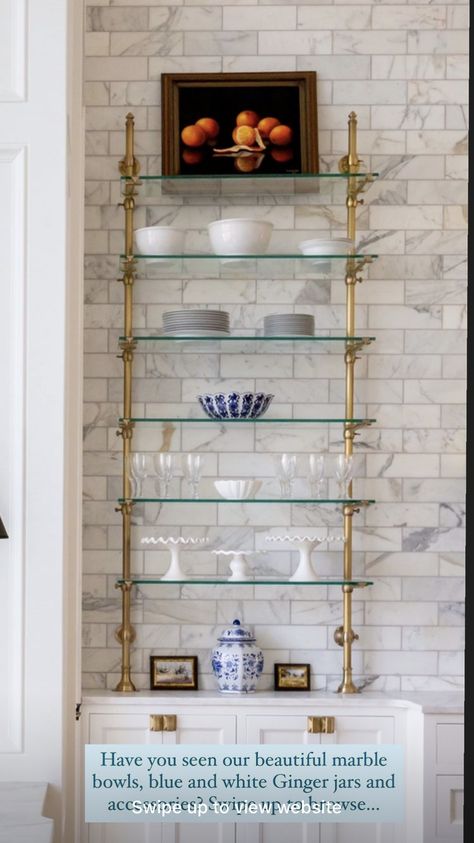 French Home Aesthetic, Living Room Bar Ideas, Bistro Shelving, Glass Shelves Kitchen, Shelf Decor Living Room, Kitchen Concepts, Kitchen Wall Tiles, French Bistro, Glass Shelf