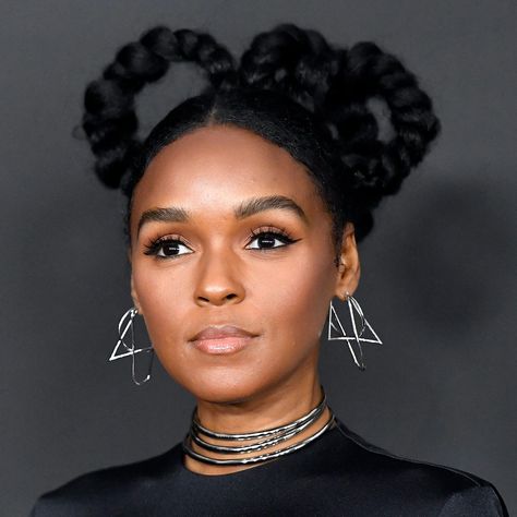 Janelle Monae Hairstyles, Janelle Monae, Janelle Monáe, Round Face Shape, Athletic Hairstyles, Round Face Haircuts, Oscar Party, Celebrity Beauty, Hairstyles For Round Faces