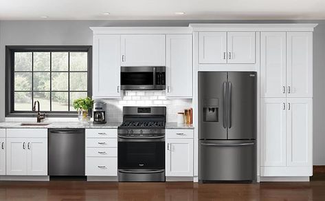 Black Stainless Steel Appliances, Black Stainless Appliances, Black Stainless Steel Kitchen, White Kitchen Appliances, Stainless Steel Kitchen Appliances, Diy Kitchen Countertops, Frigidaire Gallery, Beautiful Kitchen, Kitchen Trends