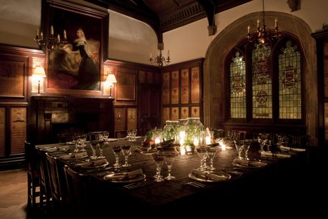 Would love to visit! The Council Chamber at Museum of St John. © MOSJ Wedding Venues London, Banquet Hall Wedding, Council Chamber, Wedding License, London Wedding Venues, Wedding Venues Uk, London Venues, London Museums, Beautiful Dining Rooms