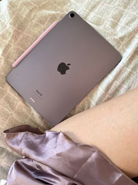 Purple Ipad Aesthetic, Ipad Air Purple, Ipad Mini Purple, Ipad Purple, Purple Ipad, Phone Things, Aesthetic Purple, Ipad Air Case, Ipad 5