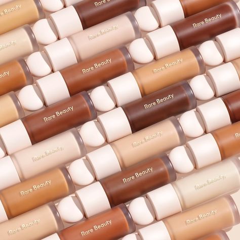 Rare Beauty Concealer, Shades Of Foundation, Selena Gomez Makeup, Brightening Concealer, Rare Beauty By Selena Gomez, Makeup Accesories, Natural Glowy Makeup, Concealer Shades, Male Makeup