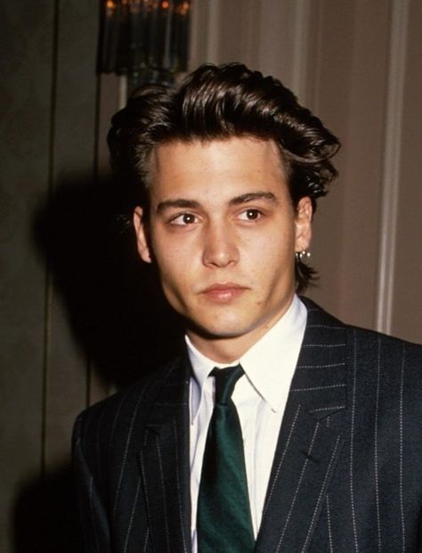 Johnny Depp born June 9, 1963 - Imgur John Depp, Model Tips, جوني ديب, Kaptan Jack Sparrow, Young Johnny Depp, Johnny D, Sweeney Todd, Jesse Pinkman, Marlon Brando