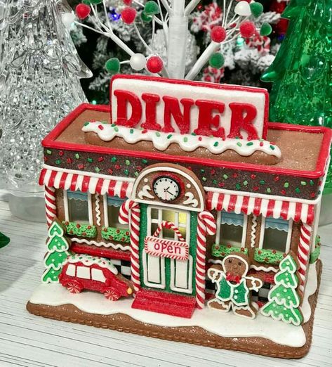 Easy Gingerbread House, Cardboard Gingerbread House, Homemade Gingerbread House, Cracker House, Christmas Candyland, Gingerbread House Template, House Cookies, Gingerbread Ideas, Homemade Gingerbread