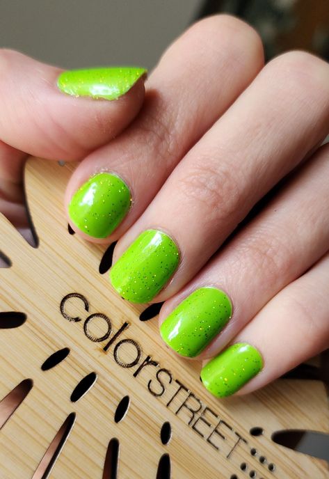 Color Street Juicy Pear, Juicy Pear Color Street, Green Mani, Street Nails, Color Street Nails, Green Nails, Color Street, Pear, Nails