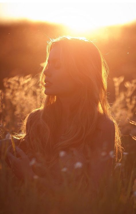 Photo Hacks, Golden Hour Photos, Golden Hour Photography, Nature Photoshoot, Shotting Photo, Sun Shining, Photographie Inspo, Foto Tips, Outdoor Portraits