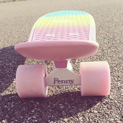 Pastel fade penny board Bright Summer Acrylic Nails, Freetime Activities, Fotocamere Vintage, Pastel Cupcakes, Penny Skateboard, Penny Board, Cool Skateboards, Skateboard Design, Summer Acrylic Nails