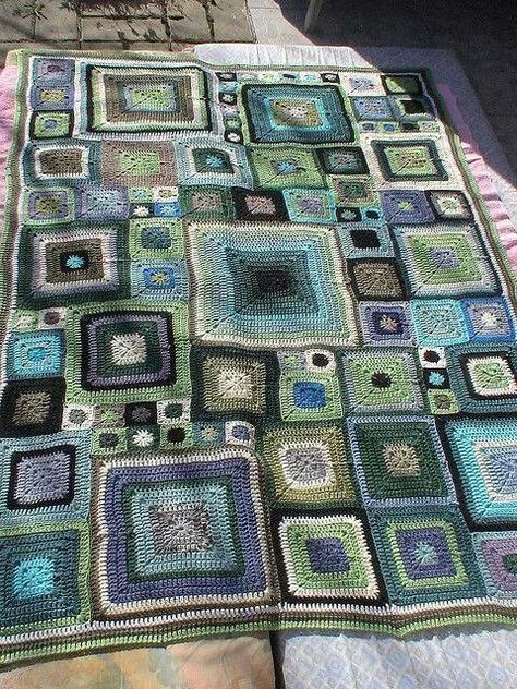 Babette Blanket, Aesthetic Patterns, Crochet Aesthetic, Fun Crochet Projects, Crochet Square, Crochet Blankets, Diy Crochet Projects, Crochet Squares, Crochet Granny