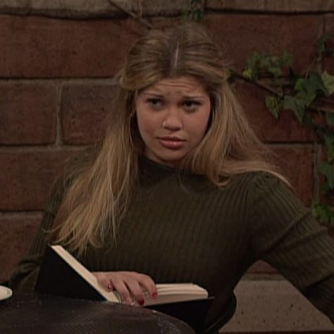 Topanga Lawrence Hairstyles, Topanga Lawrence Hair Long, Topanga Lawrence Aesthetic, Topanga Aesthetic, Topanga Haircut, Topanga Lawrence Hair, Topanga Lawrence Outfits, Topanga Outfits, Boy Meets World Topanga