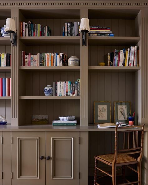 Working from home nook. We love this detail from the built in living room cabinet we designed for our Surrey New Build. We chose @farrowandball Mouse’s Back to create an earthy backdrop which works beautifully on cabinetry. Interior Design @uns.hobbs_interiors Photography @boz_gagovski Joinery made by @militaocarpentry #unshobbsinteriors #interiordesign #interiordesigner #livingroomdecor #livingroom #cabinetry #browninterior #drawingroom Library Cabinets Built Ins, Library With Cabinets, Built In Shelves With Desk Living Room, Brown Painted Built Ins, Painted Built In Shelves, Built In Shelves Color Ideas, Taupe Built Ins, Built In Bookshelves With Desk, Built In Living Room