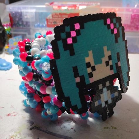 Miku Kandi, Rotating Kandi Cuff, 3d Kandi Cuff, 3d Kandi, Rave Kandi Ideas, Rave Kandi, Kandi Inspo, Diy Kandi Bracelets, Diy Kandi