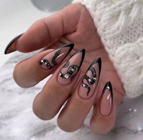 Acrylic Nails Sharp Almond, Folklore Nails, Snake Skin Nails, Ball Ideas, Edgy Nails, Animal Nails, Acrylic Nails Coffin Pink, Black Nail Designs, Almond Acrylic Nails