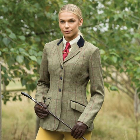 Horse Riding Jackets, British Country Style, Hacking Jacket, British Country, Hunting Women, Womens Tweed, Show Jackets, Velvet Hat, Riding Jacket