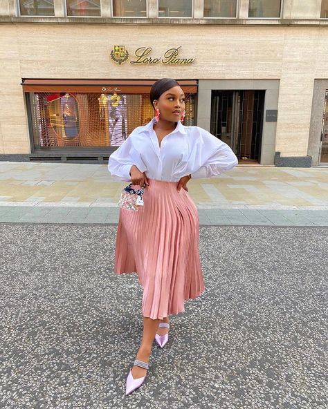 Feminine Outfits Black Women Summer, Cute Church Outfits Black Women, Styling Pleated Skirt, Style A Pleated Skirt, Skirt Combinations, Start Showing Up As Her, Stylish Business Outfits, Pleated Skirt Outfit, Church Outfit