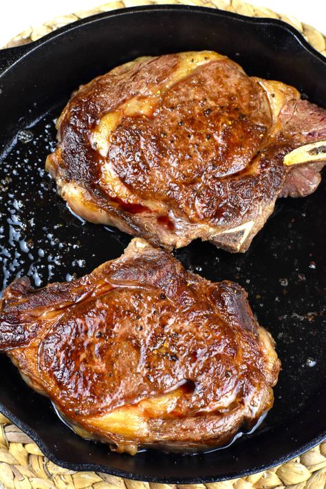 Learn how to cook the perfect Cast Iron Ribeye. Follow our tips on picking the best steak and cooking it to perfection! Cast Iron Skillet Ribeye Steak, Cast Iron Ribeye Steak, Cast Iron Skillet Steak, Red Wine Mushroom Sauce, Prime Rib Steak, Steak Temperature, Smothered Steak, Flank Steak Fajitas, Rib Eye Recipes