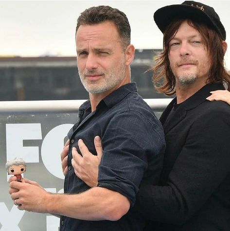 Andrew Lincoln And Norman Reedus, Glenn Y Maggie, Daryl Twd, Daryl And Rick, The Walkind Dead, Twd Funny, Walking Dead Cast, Lauren Cohan, Fear The Walking