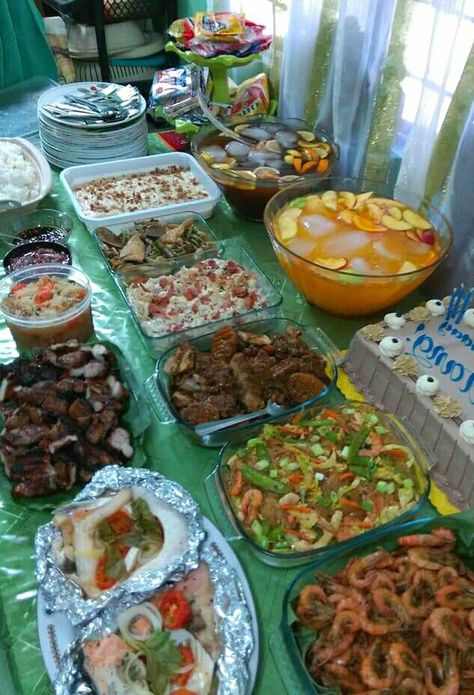 Filipino Food Party, Alcoholic Snapchat, Food Party, Filipino Dishes, Filipino Food, Cute Wedding Ideas, Birthday Food, Filipino Recipes, 30th Birthday