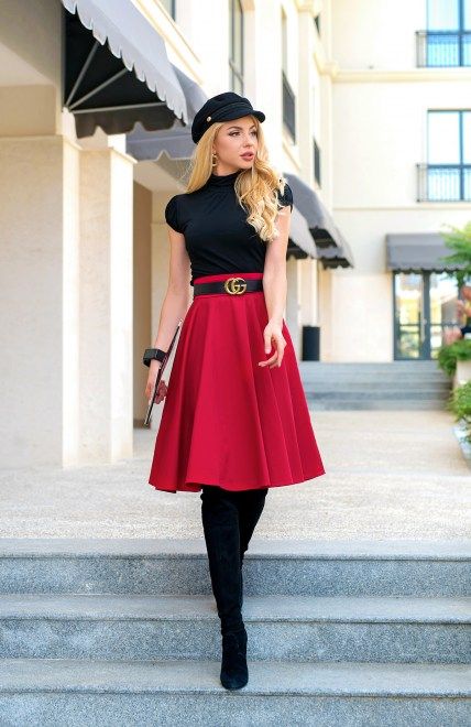 Skirts: Circle Midi Skirt For Women / Full Midi Skirt / High Waist Skirt / Red Skirt / Cotton Skirt / Skirt For Women / Women Skirt / Skirts Long Red Skirt Outfit Winter, Red Skirt Outfit Ideas, Long Red Skirt Outfit, Feminine Attire, Red Skirt Outfits, Red Long Skirt, Rok Midi, Gaun Fashion, Winter Skirt Outfit