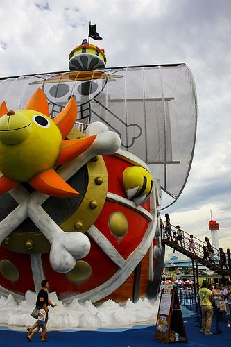 Thousand sunny One Piece Japan, Thousand Sunny, Teen Titans Love, One Piece Live Action, One Piece Logo, One Piece Photos, One Piece Cosplay, Amusement Park Rides, One Piece Funny