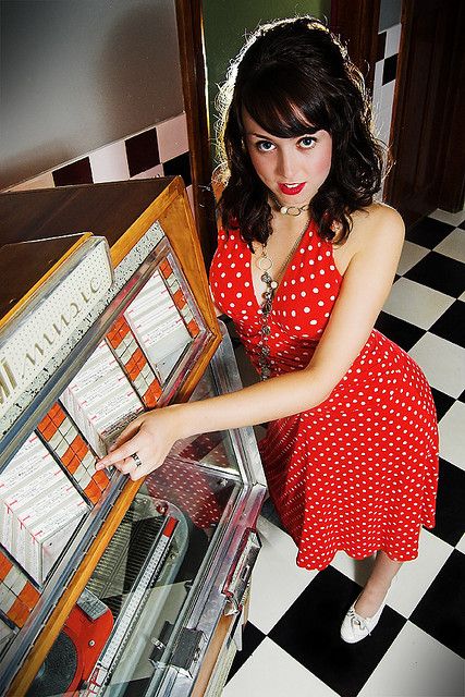 Katie - Jukebox | by Jeff Archibald Jukebox Photoshoot, Stile Pin Up, Ava Gardener, Juke Box, Retro Radio, Jukeboxes, Vinyl Storage, Vintage Fairies, American Icons