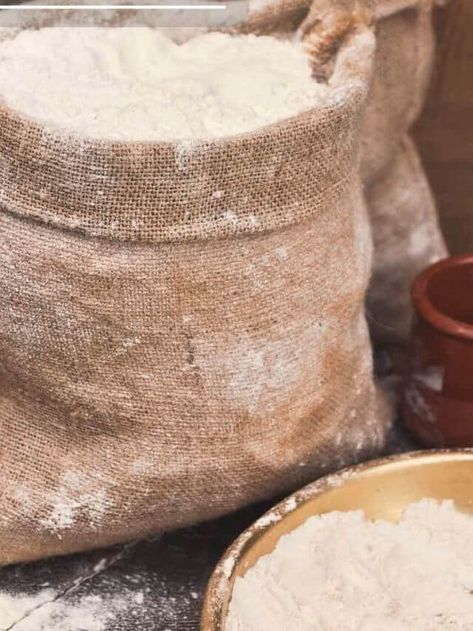 FLOUR 101 - THE DIFFERENT TYPES OF FLOUR AND WHEN TO USE THEM STORY - Serena Lissy Different Types Of Flour, Flour Bag, Food Reference, Flour Bakery, American Chocolate, Baby Crown, Types Of Flour, Water Mill, Peeta Mellark