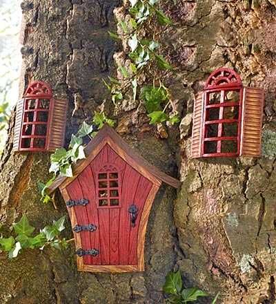 Hobbit Doors, Fairy Playhouse, Fairy Garden Design Ideas, Tiny Doors, Bark Carving, Gnome Houses, Fairy Garden Doors, Fairies Garden, Cool Tree Houses