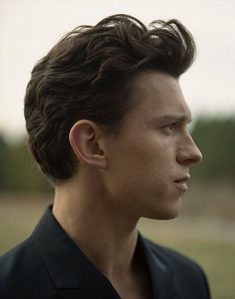 tom holland pics on Twitter: "tom holland’s side profile that’s the tweet.… " Tom Holland Pics, Tom Holland Haircut, Cool Easy Drawings, Hollaback Girl, Head Drawing, Tom Holland Imagines, Esquire Magazine, Tom Holland Spiderman, British Boys