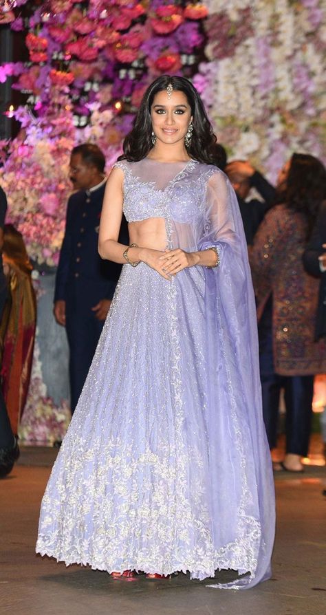 Lilac Lehenga, Movies Family, Simple Lehenga, Shraddha Kapoor Cute, Trendy Outfits Indian, Lehenga Designs Simple, Stylish Wedding Dresses, Crop Top Designs, Bridal Outfit