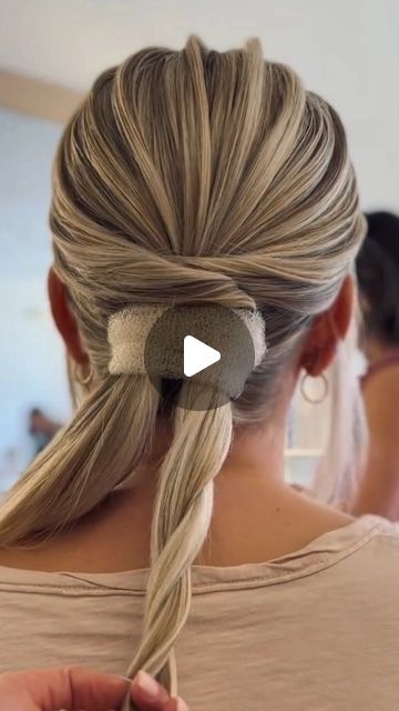 Hairstyle For Bridesmaid Medium, Formal Hair Updo Tutorial, Low Soft Bun, Bridal Buns Low, Sleek Bun Updo Wedding, Low Bun Up Do Wedding, How To Use A Bun Maker, Modern Bun Hairstyle, Bun Updo Hairstyles Tutorials