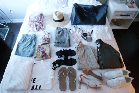 Have a trip to South Africa planned? I share my tricks and tips for packing for a 2-week vacation from vineyard to safari and everything in between (without going over your luggage restrictions!) #africa #travel #packing #fashion Packing Guide, Africa Travel, What To Pack, Travel Packing, Travel Outfit, Packing List, Laundry Clothes, South Africa, How To Plan