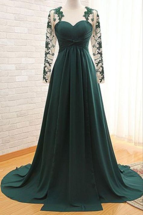 Slytherin Dress, Emerald Gown, Stile Harry Potter, Hogwarts Outfits, Green Evening Dress, Yule Ball, Fantasy Dresses, Long Sleeve Prom, Long Sleeve Dress Formal