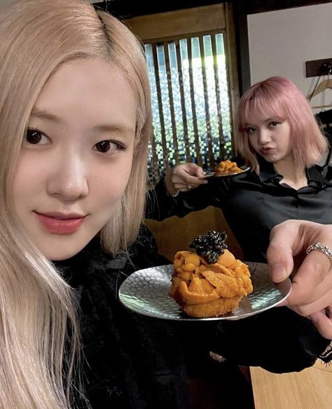 Last Dinner, Lisa Rosé, Date Dinner, Dinner Date, Lalisa Manobal, Jennie Lisa, Park Chaeyoung, Rosé Blackpink, My Bestie