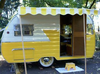 Kombi Trailer, Caravan Life, Trailers Vintage, Caravan Vintage, Retro Trailers, Vintage Camper Interior, Camping Vintage, Chuck Box, Camping Diy