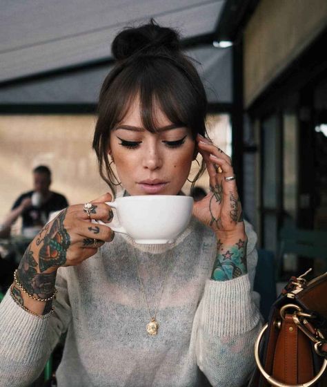 Tattooed model and fashion blogger Sammi Jefcoate Sammi Jefcoate, Chop Chop, Chop Suey, Tattoo Model, Small Tattoo, Tattoo Models, Hair Envy, Hair Dos, Inked Girls