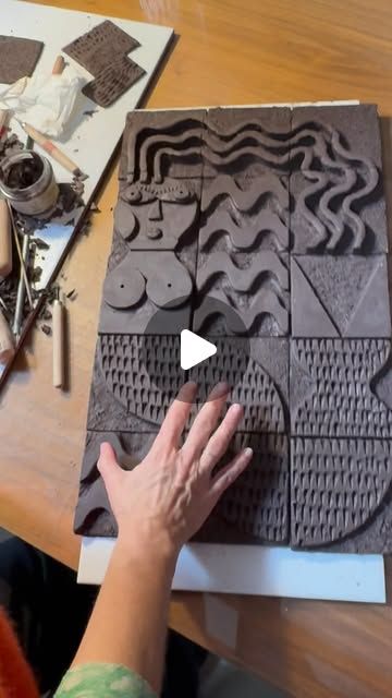 Diy Pottery Tiles, Pottery Tiles Ideas Design, Ceramic Mural Art, Making Tiles From Clay, Clay Tile Ideas, Clay Wall Art Tutorial, Relief Tiles Ceramics, Slab Ceramics Ideas, Clay Tile Art