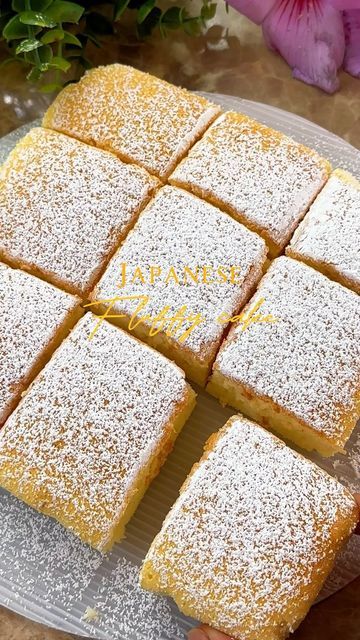 Japanese Fluffy Cake, Pillow Cake, Fluffy Cake, Korean Street Food Recipes, Breakfast Lovers, King Food, Family Eating, Healthy Work Snacks, Angel Food Cake