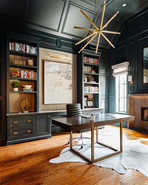 Masculine Office Cabinets, Home Office Male Design, High End Home Office, Mens Study Office, Big Home Office, Black Office Design, Vintage Office Ideas, Modern Masculine Office, Masculine Office Ideas