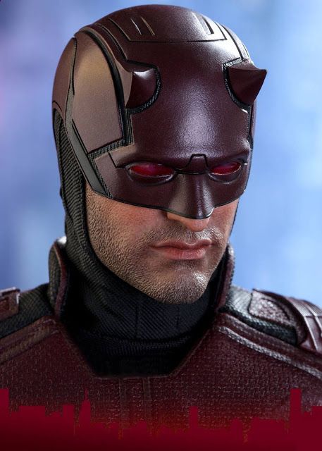 toyhaven: Check out Hot Toys Marvel Netflix 1/6th scale Charlie Cox Daredevil 12-inch collectible figure Daredevil Helmet, Daredevil Tv Show, Daredevil Art, Daredevil Comic, Daredevil Netflix, Daredevil Matt Murdock, Marvel Netflix, Charlie Cox, Marvel Daredevil