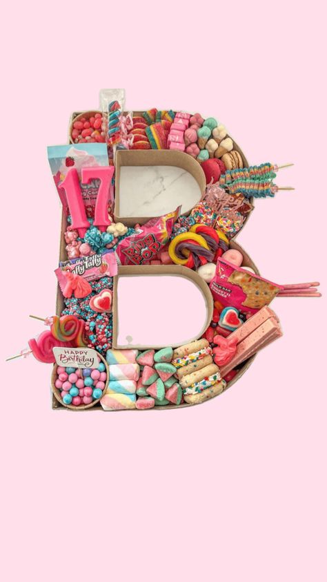 If you want to celebrate a party and you want your candies in a cute way this is an idea Candy Letters, Gift Letter, Letter Gifts, Candy Gifts, Candy, Gifts