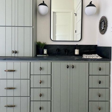 Cornwall Slate SW 9131 - Green Paint Color - Sherwin-Williams Evergreen Fog Bathroom, Evergreen Fog Paint, Cornwall Slate, Painted Woodwork, Evergreen Fog, Woodwork Projects, Popular Paint Colors, Primary Bath, Sherwin Williams Colors