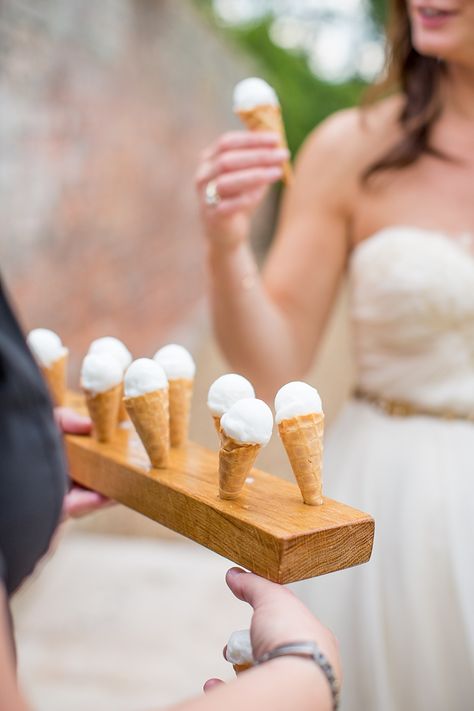 Ice Cream At A Wedding, Serve Ice Cream, Cocktail Hour Wedding, Summer Beach Wedding, Beach Themed Party, Beach Wedding Inspiration, Beach Wedding Photography, Cream Wedding, Beach Wedding Decorations