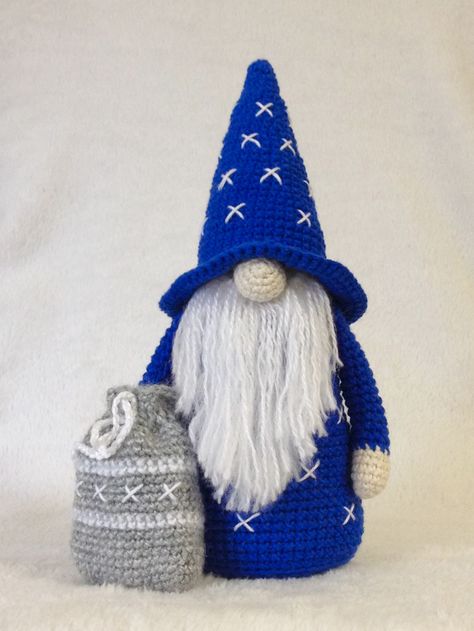 Crochet Gnomes Pattern Free, Gnome Designs, Crochet Gnome, Crochet Xmas, Crochet Ornaments, Adorable Crochet, Crochet Decoration, Gnome Patterns, Crochet Christmas Ornaments