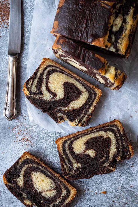 Vegan marble cake - this vegan chocolate and vanilla pound cake is moist, soft and very moreish! It makes a great snack or indulgent breakfast and just look at those swirls! Eggless and dairy-free. #vegancake #veganbaking #loafcake #eggless Cookie Photoshoot, Vegan Marble Cake, Marble Pound Cake, Vanilla Pound Cake, Vegan Pastries, Pound Cake Recipe, Marble Cake, Pound Cake Recipes, Vegan Dessert Recipes