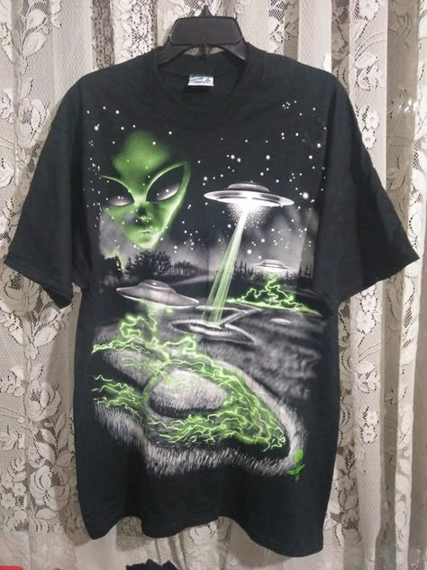 Alien Graphic Tees, Alien Jeans, Alien Shirts, Alien Tee Shirt, Alien Outfit, Alien T Shirt, Alien Clothes, T Shirt Fonts, Geeky Clothes