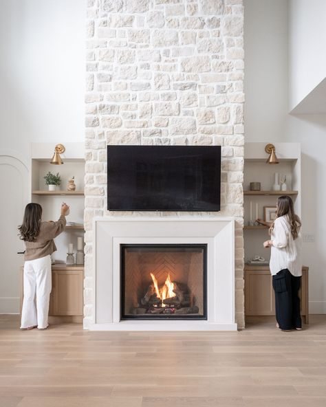 Gas Fireplace Vaulted Ceiling, Fireplace Ideas Cathedral Ceiling, Fireplace Ideas Vaulted Ceiling, Cathedral Ceiling Living Room Fireplace, Cathedral Fireplace, Fireplace Cathedral Ceiling, Stone Fireplace Floor To Ceiling, Fireplace Vaulted Ceiling, Floor To Ceiling Fireplace