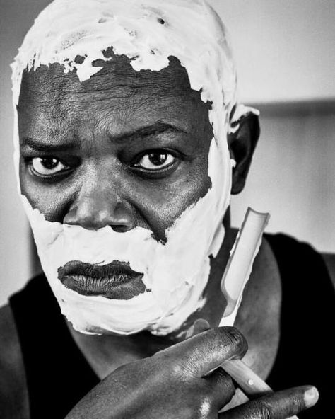 Ravageurs shave. | Samuel L. Jackson by Marc Hom Black Barbershop, Barber Pictures, Samuel Jackson, Jackie Brown, Grey Highlights, Barbershop Design, Bon Scott, Samuel L Jackson, Salon Suites