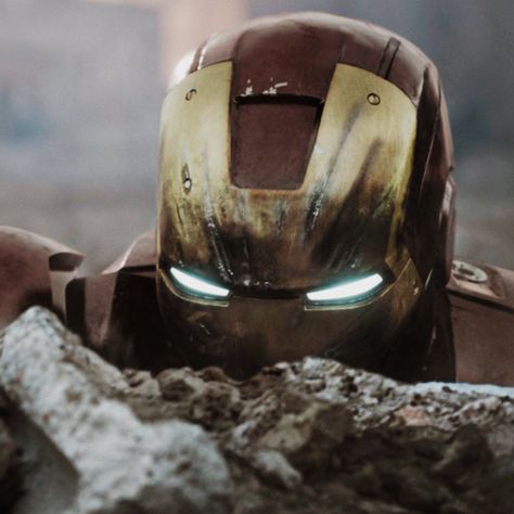 Iron Man Profile Picture, Iron Man Reference Photo, Iron Man 1 Scenes, Iron Man Pfp Aesthetic, Iron Man Comic Pfp, Iron Man 1 Wallpaper, Iron Man Widget, Iron Man Pfp, Mcu Pfp