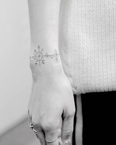 A constellation bracelet situation. First one of the pop up here in Hong Kong at I.T IS. Moon Tattoo Wrist, Woo Tattoo, Dr Woo Tattoo, Constellation Bracelet, Dr Woo, Bracelet Tattoo, Unalome Tattoo, Single Needle Tattoo, Tattoo Bracelet