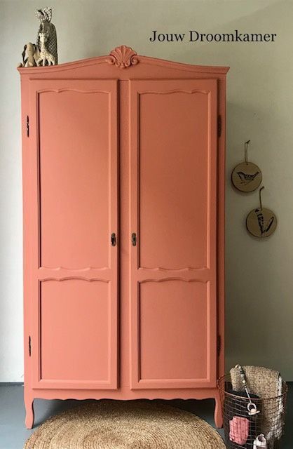 Wardrobe Painting Ideas, Painted Wardrobe Ideas, Vintage Wardrobe Makeover, Vintage Wardrobe Closet, Painted Wardrobes, Wardrobe Cabinet Bedroom, Barn Bedrooms, Painted Closet, Hand Painted Dressers