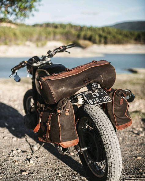 Retro Luggage, Bmw R75, Vintage Bmw, Moto Scrambler, Cafe Racer Design, Motos Bmw, Motorcycle Camping, Bmw Cafe Racer, Motorcycle Bag